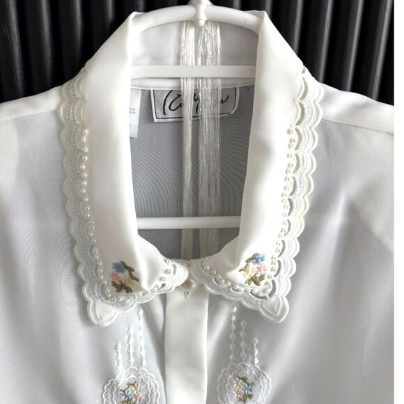 Kathy Che Tops - VTG 80s Kathy Che White Embroidered Pearl Scalloped Statement Collar Blouse M L